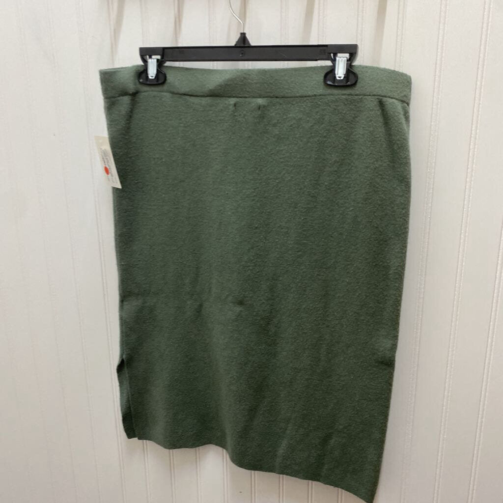 LADIES SHORT SKIRT