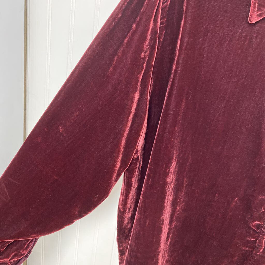 LONG SLEEVE VELVET BUTTON UP