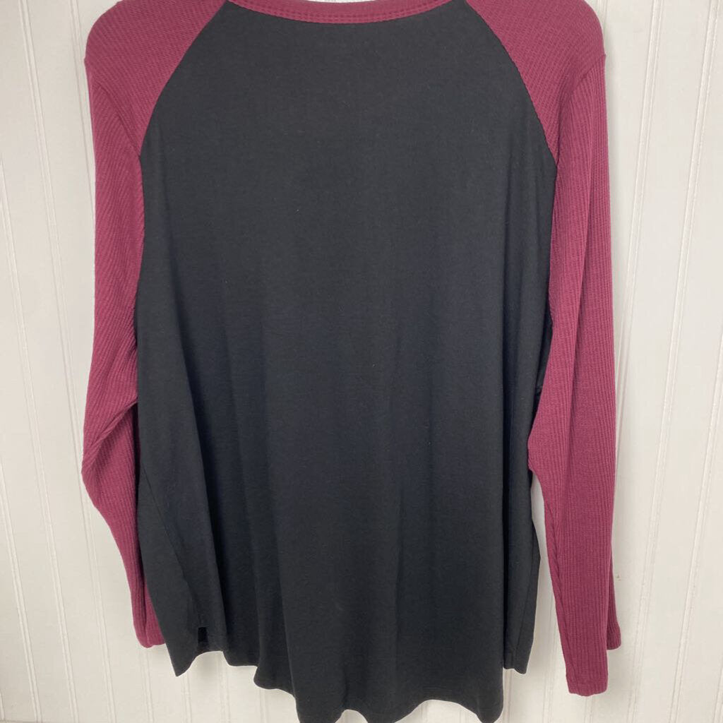 LONG SLEEVE GRAPHIC TEE