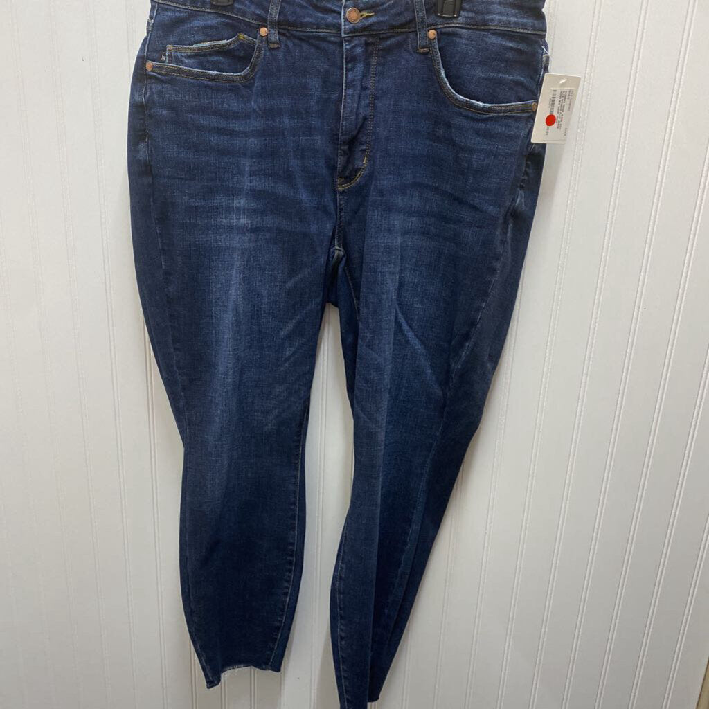 WOMENS PLUS JEANS