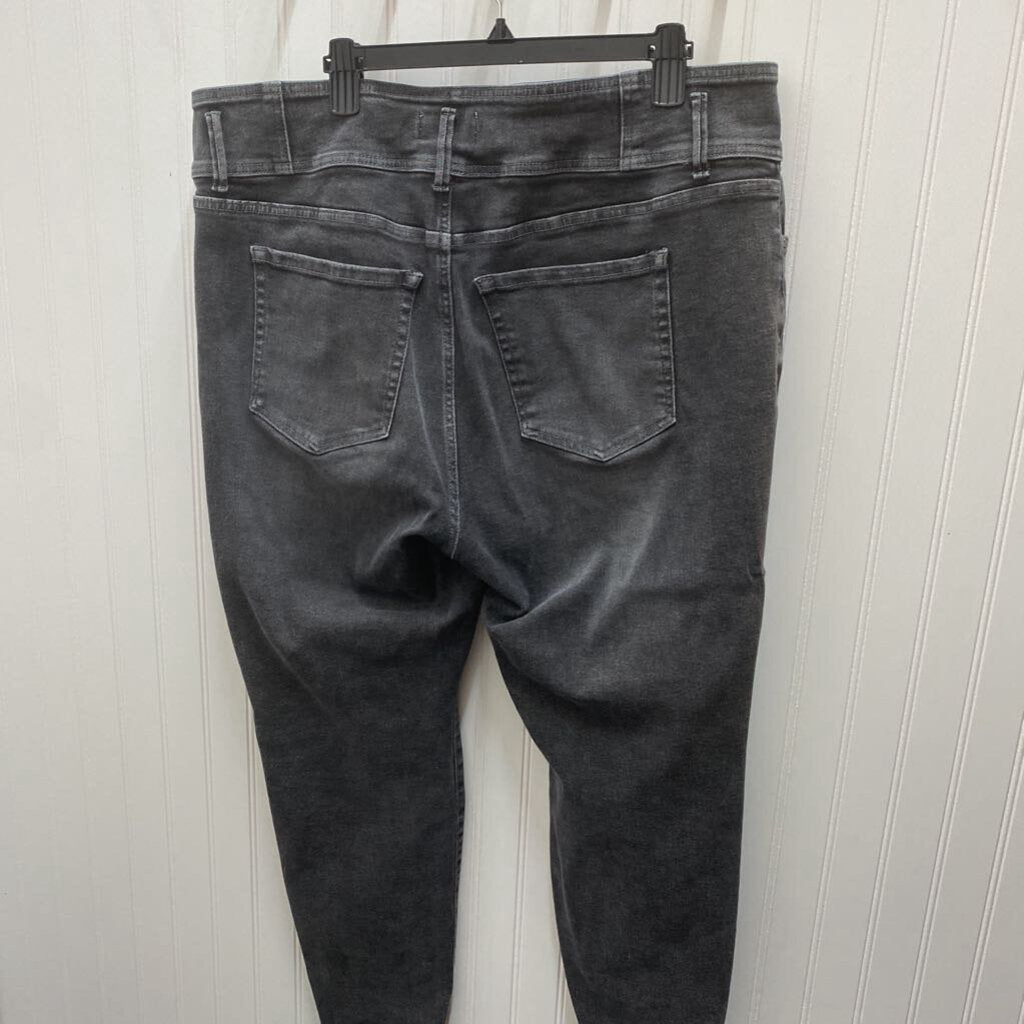 WOMENS PLUS HIGH RISE JEANS