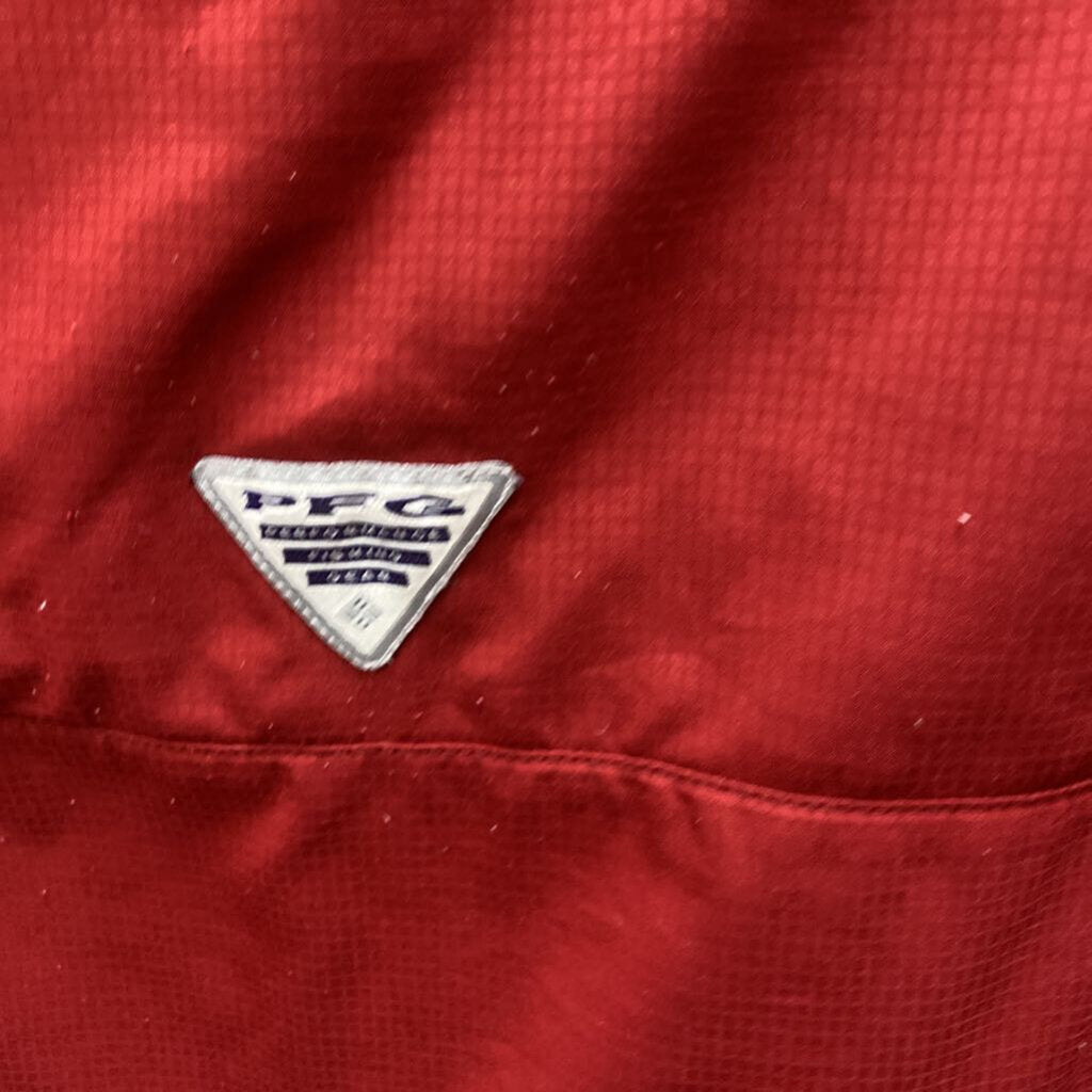 SHORT SLEEVE ARKANSAS RAZORBACKS BUTTON UP