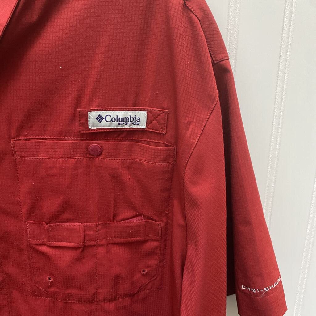 SHORT SLEEVE ARKANSAS RAZORBACKS BUTTON UP