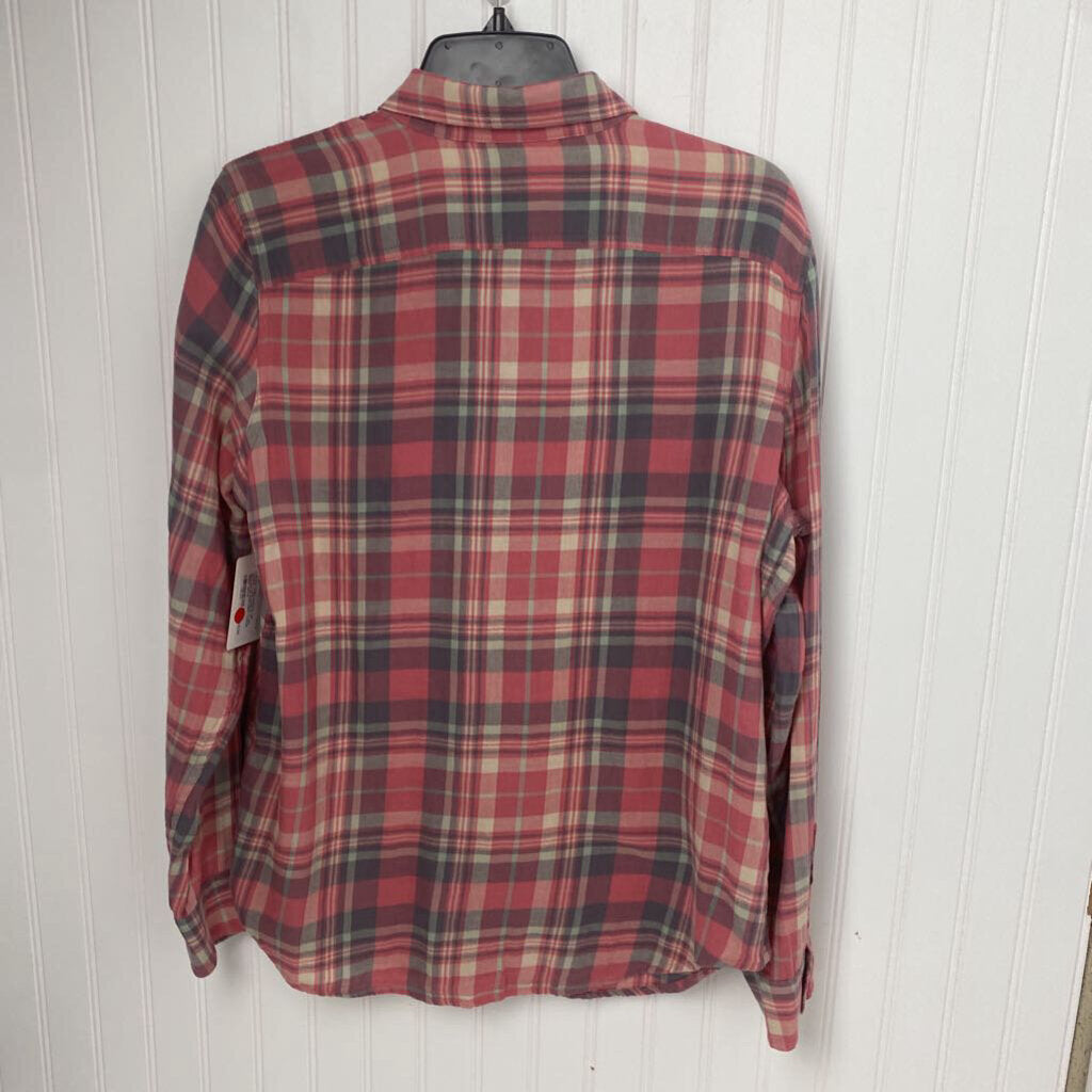*LONG SLEEVE PLAID BUTTON UP
