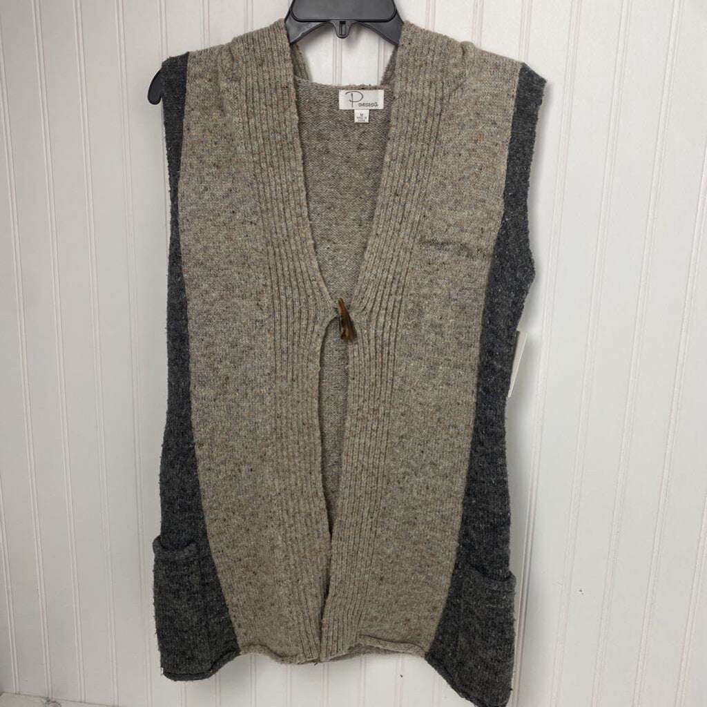 SLEEVELESS HOODED SWEATER