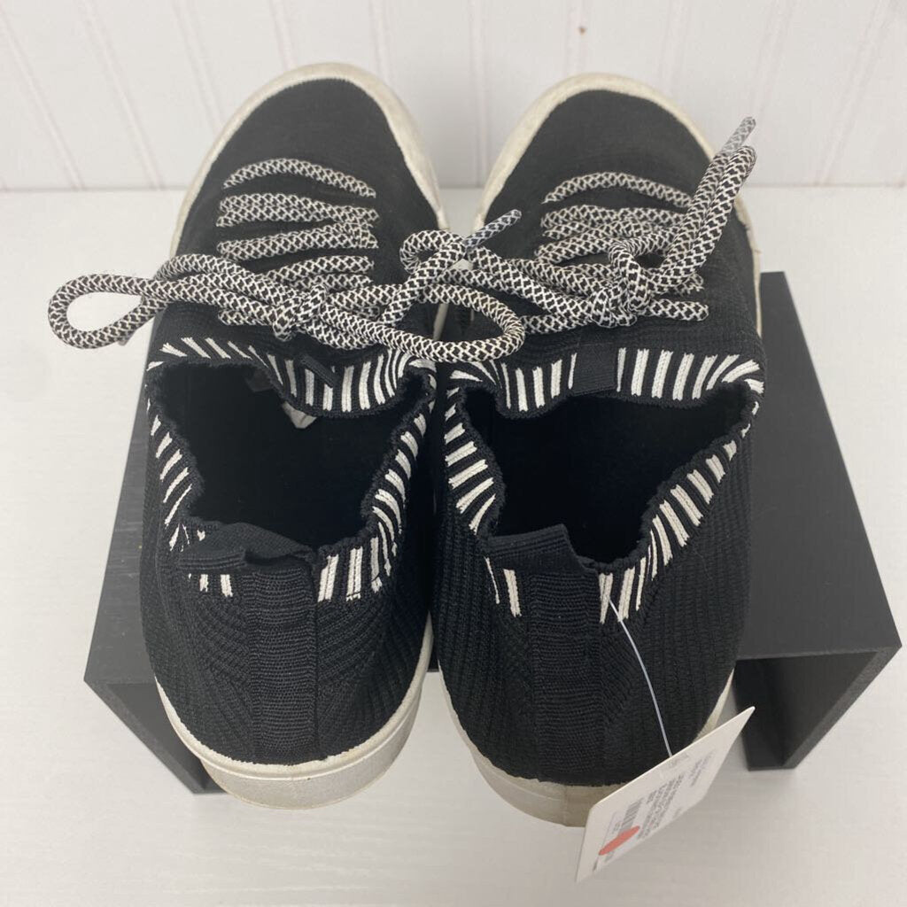 SLIP ON TENNIS SHOES