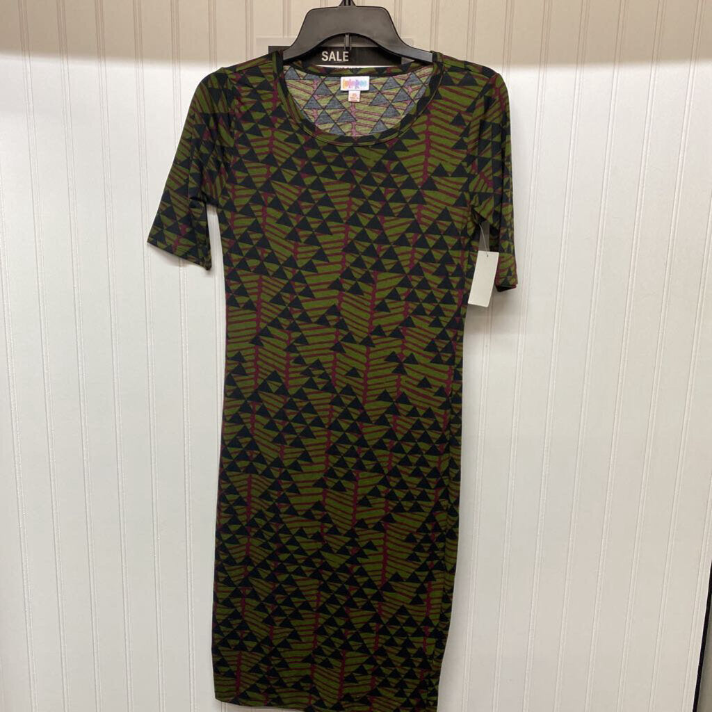 SHORT SLEEVED KNIT DRESS