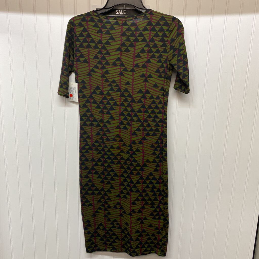 SHORT SLEEVED KNIT DRESS