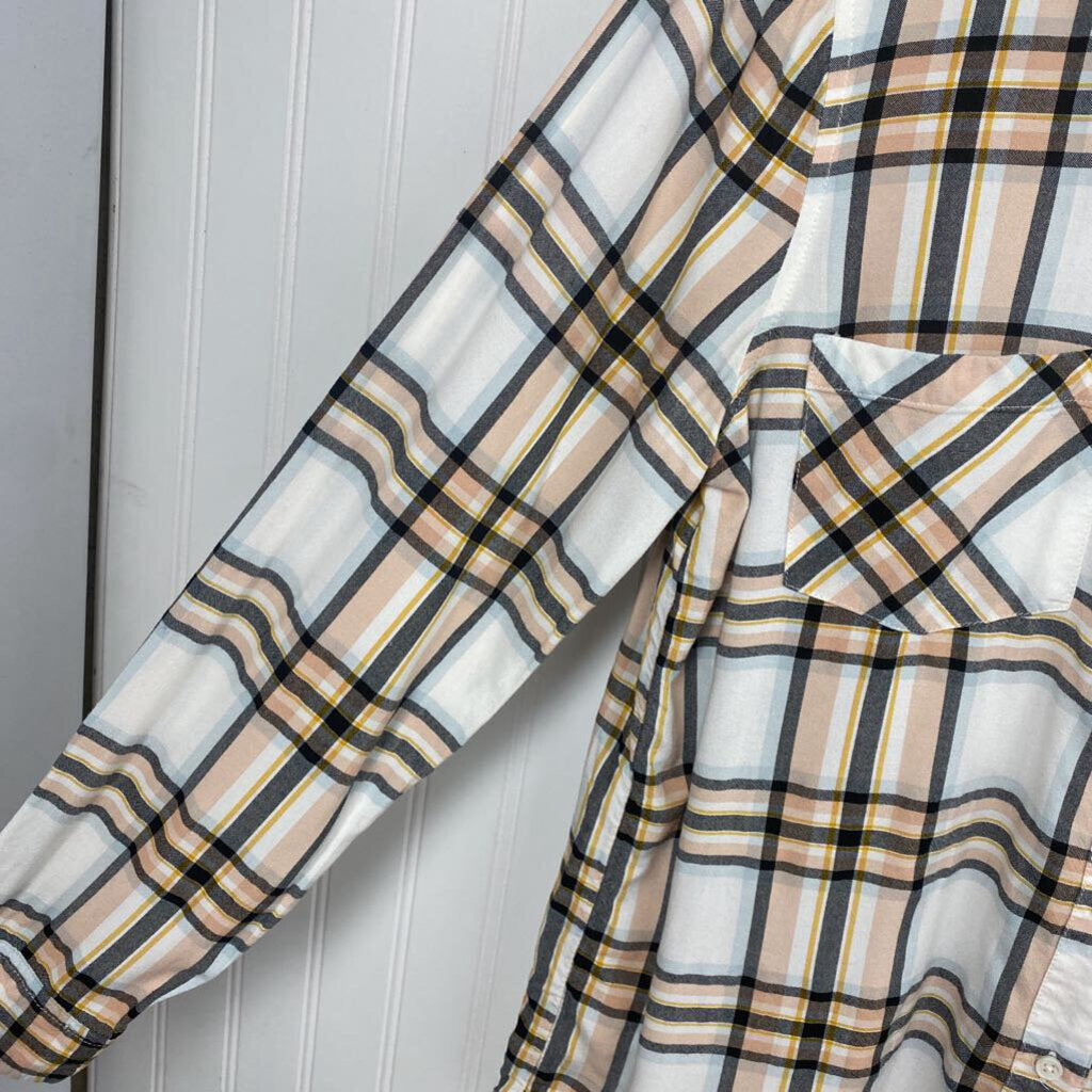 LONG SLEEVE PLAID BUTTON UP