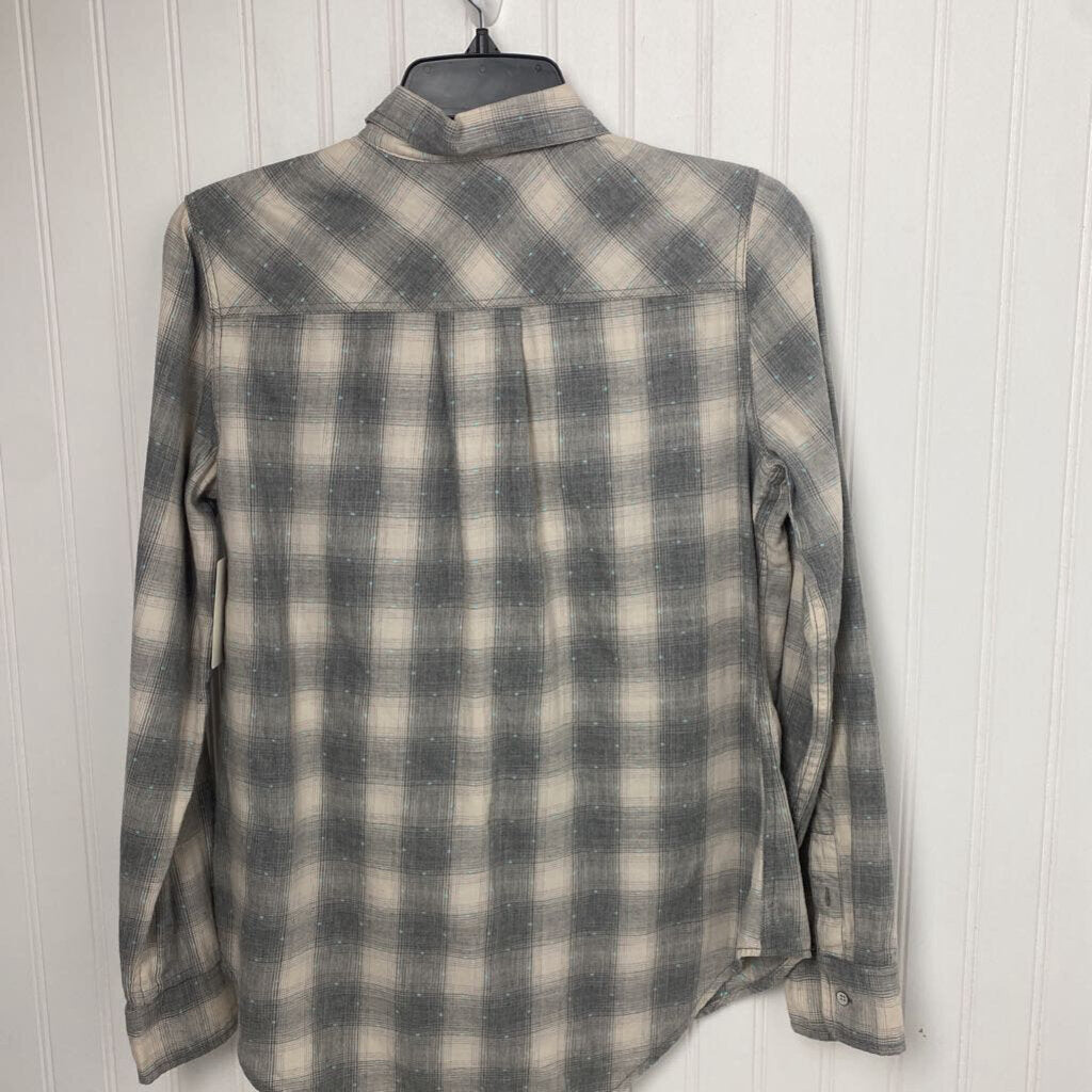 LONG SLEEVE PLAID BUTTON UP