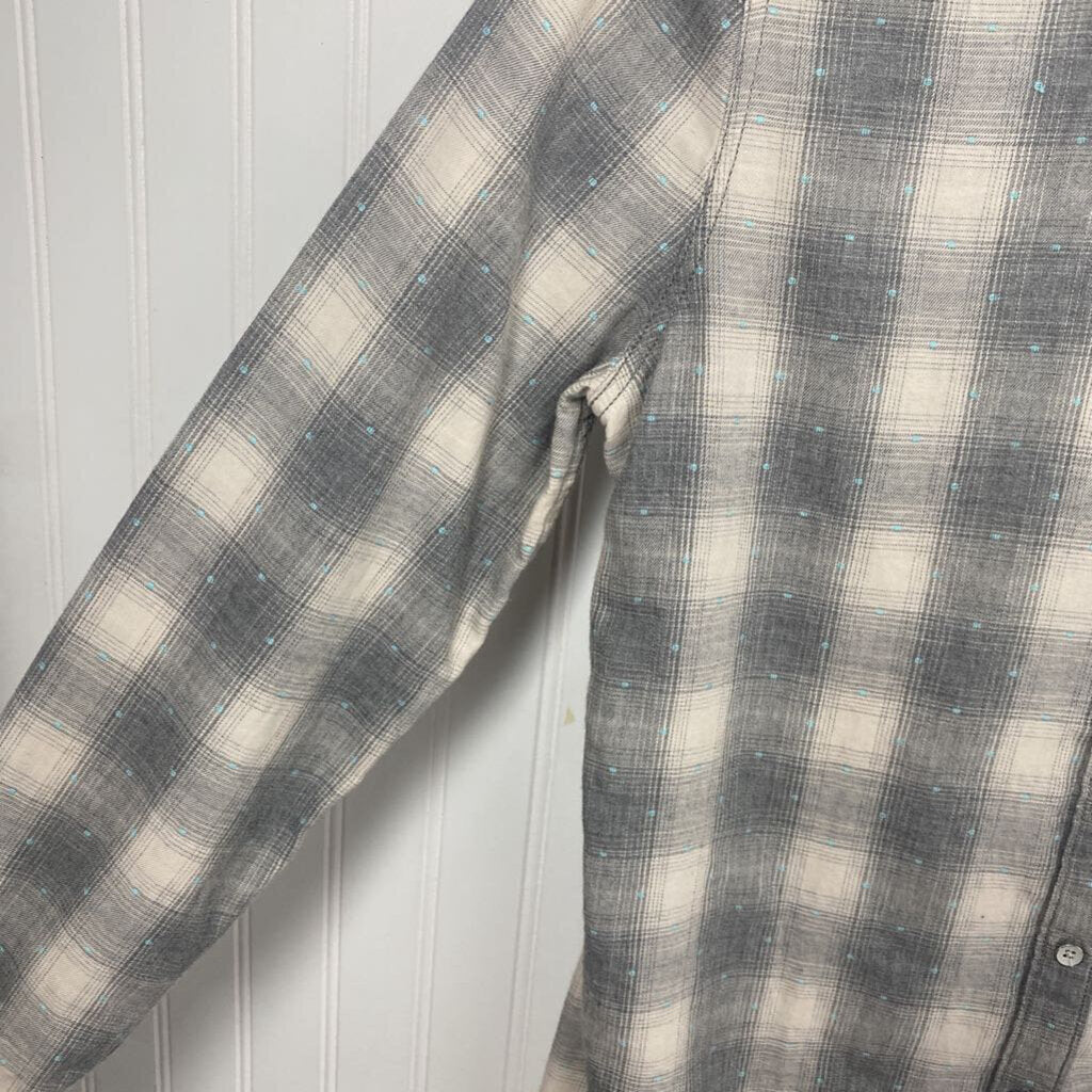 LONG SLEEVE PLAID BUTTON UP