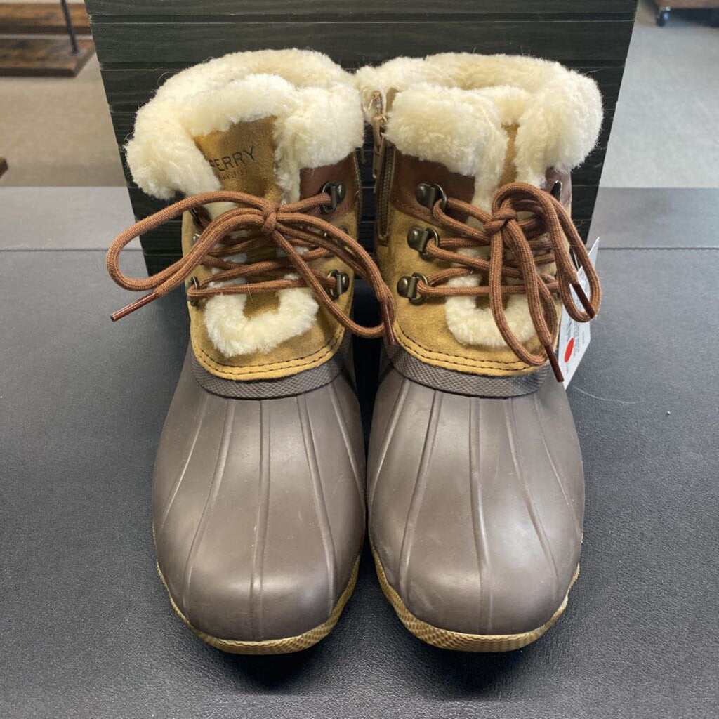 WATERPROOF ANKLE BOOTS