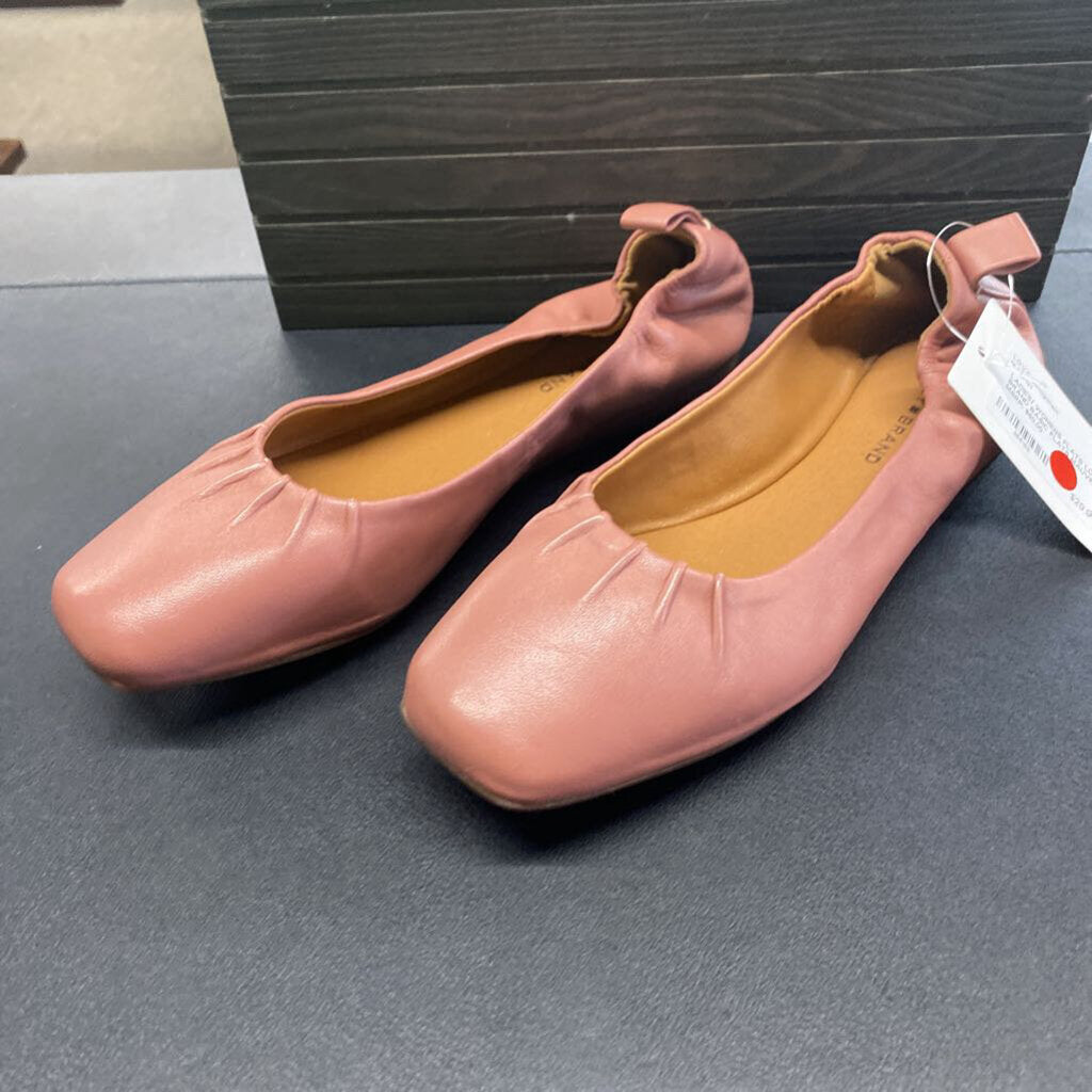 BASIC FLATS