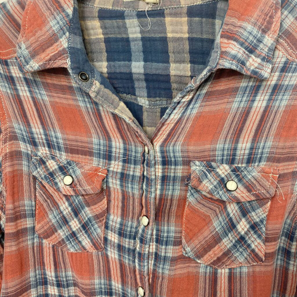 LONG SLEEVE PLAID BUTTON UP