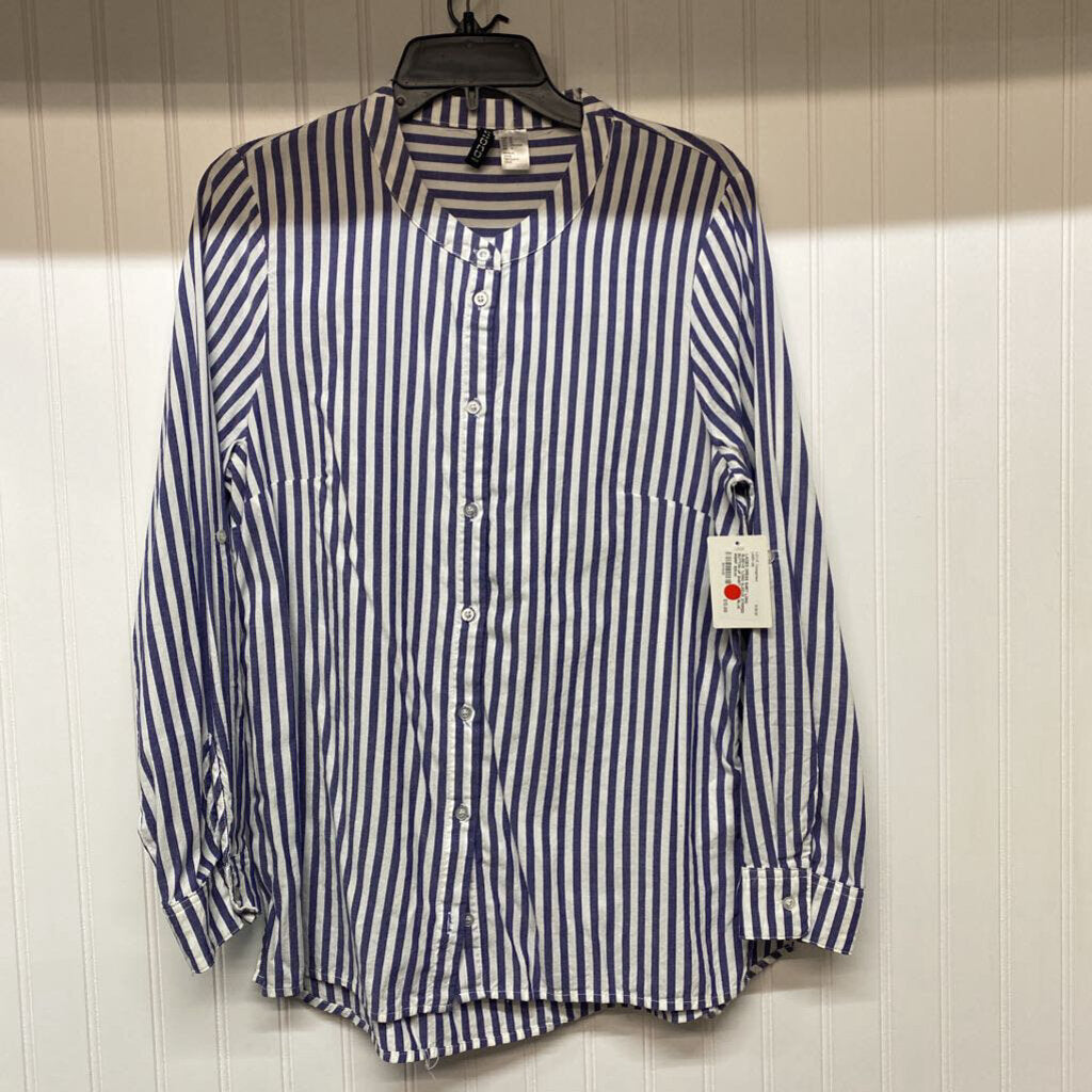 *LONG SLEEVE STRIPED BUTTON UP SHIRT