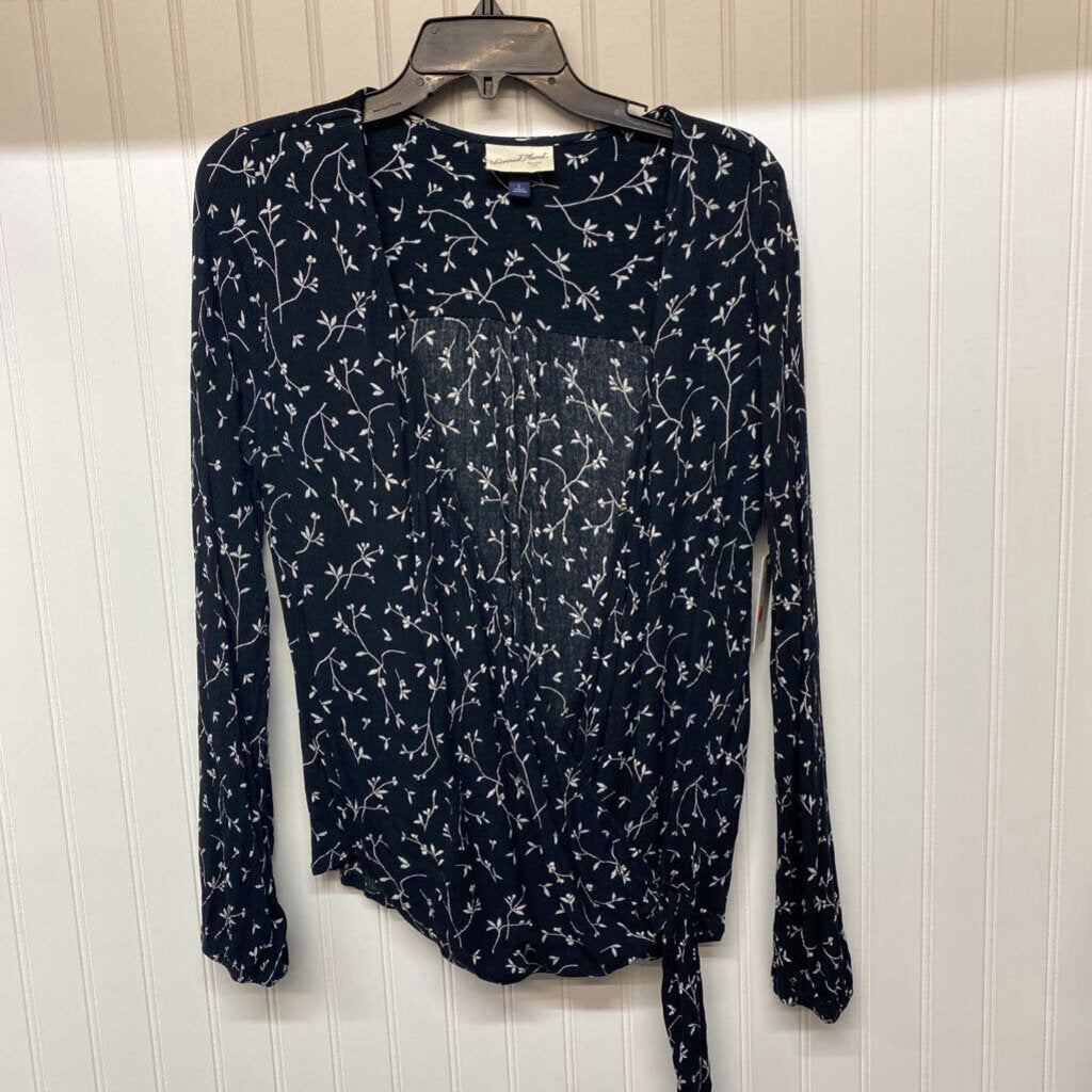 *LONG SLEEVE WRAP TOP