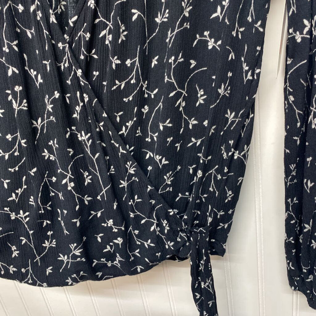 *LONG SLEEVE WRAP TOP