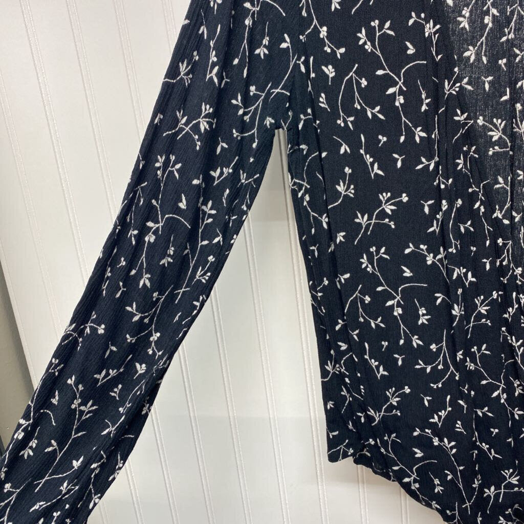 *LONG SLEEVE WRAP TOP