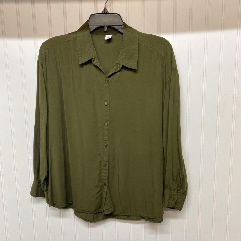 *LONG SLEEVE COLLARED BUTTON UP BLOUSE