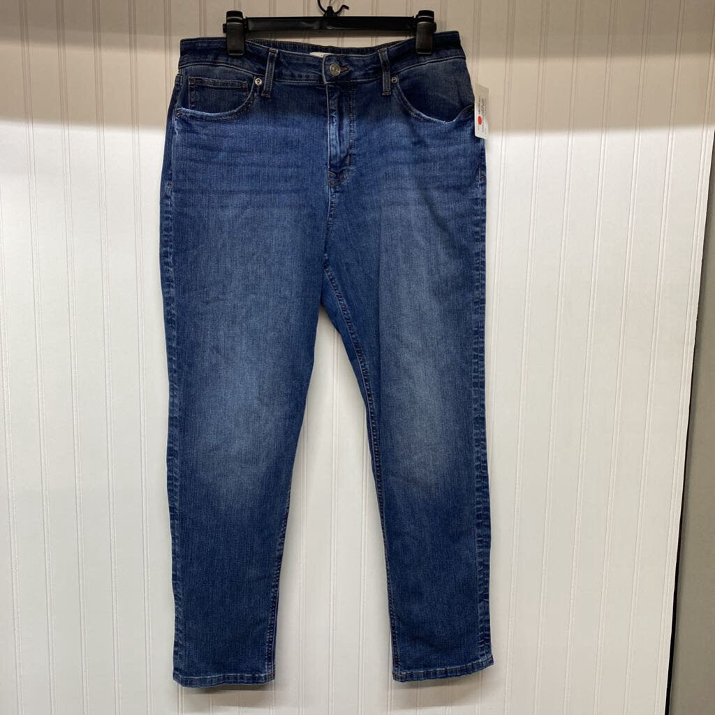 HIGH RISE SHORT ANKLE