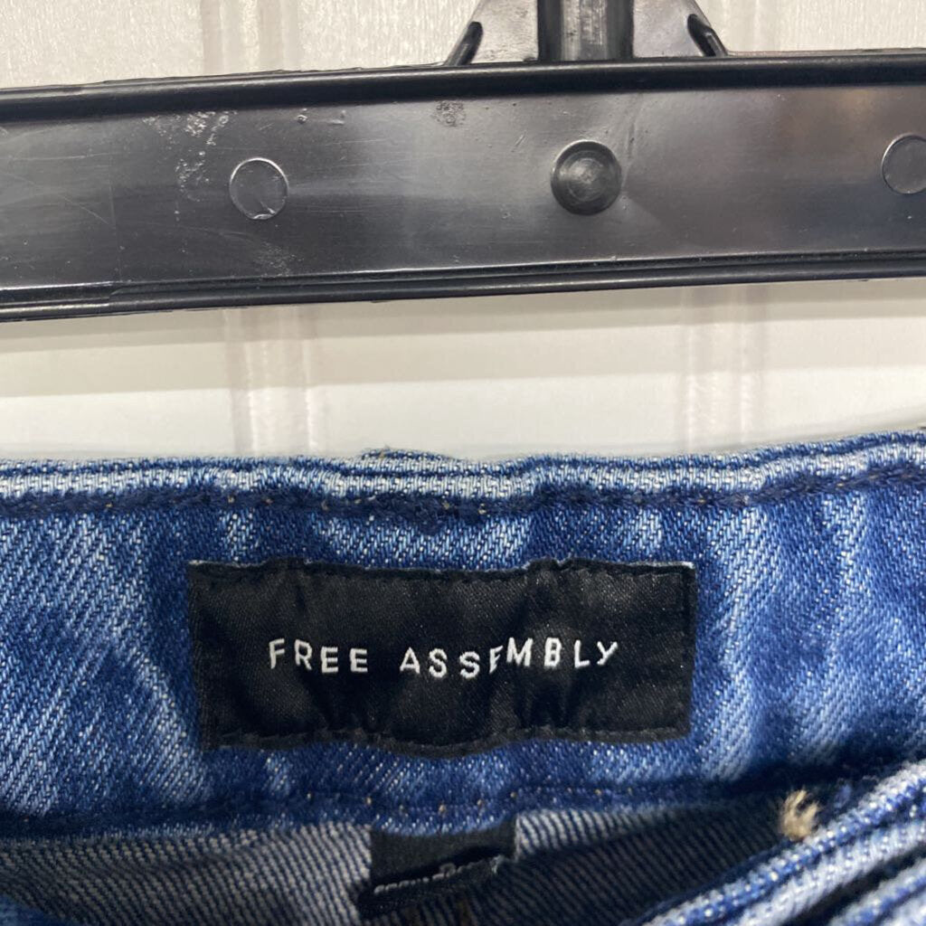 *PATCH POCKET WIDE LEG DENIM JEANS