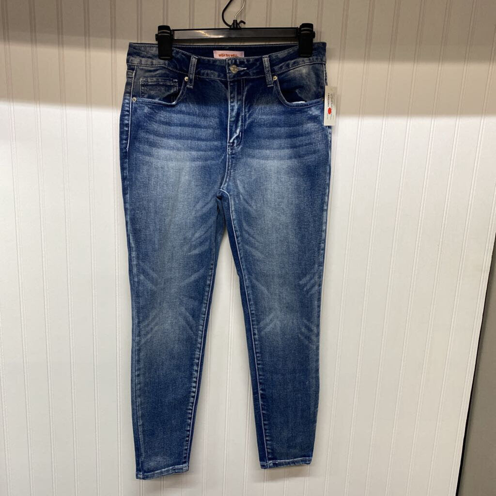 *SKINNY CUT DENIM JEANS