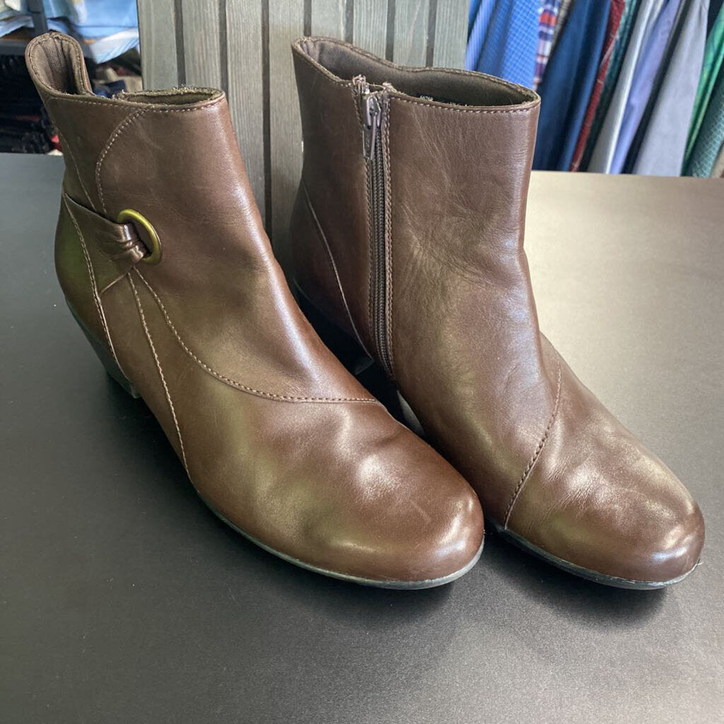 *ANKLE BOOTS
