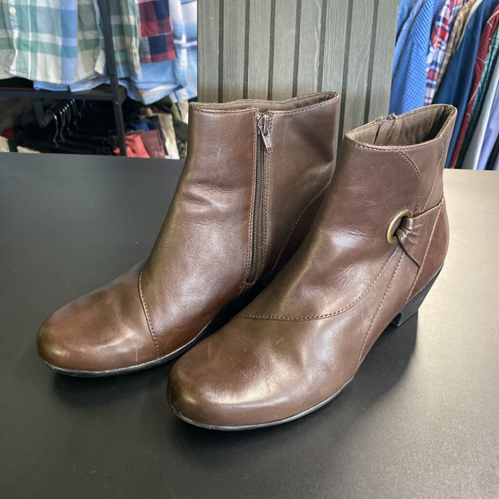 *ANKLE BOOTS