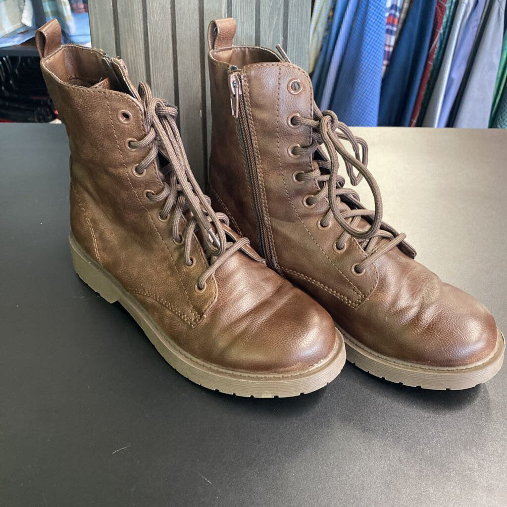*COMBAT LACE UP BOOTS