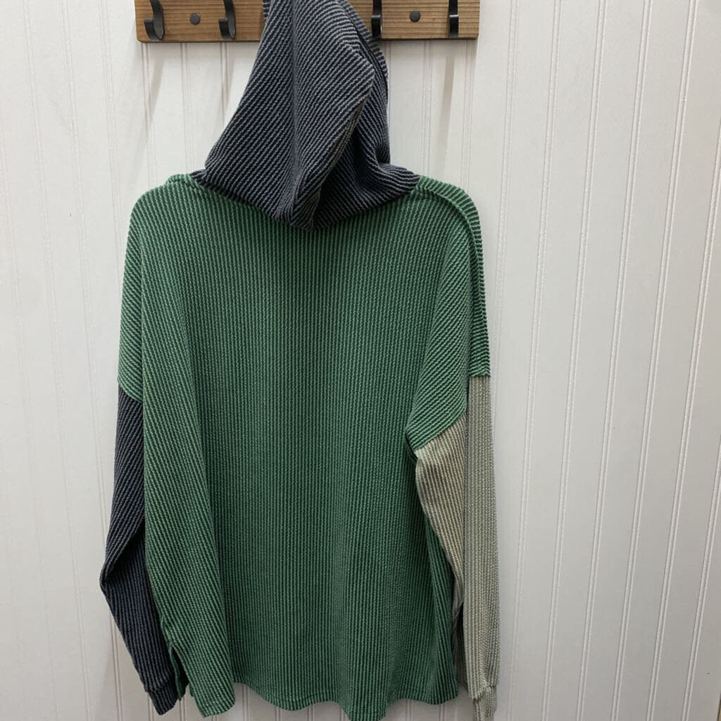 LONG SLEEVE HOODED KNIT TOP