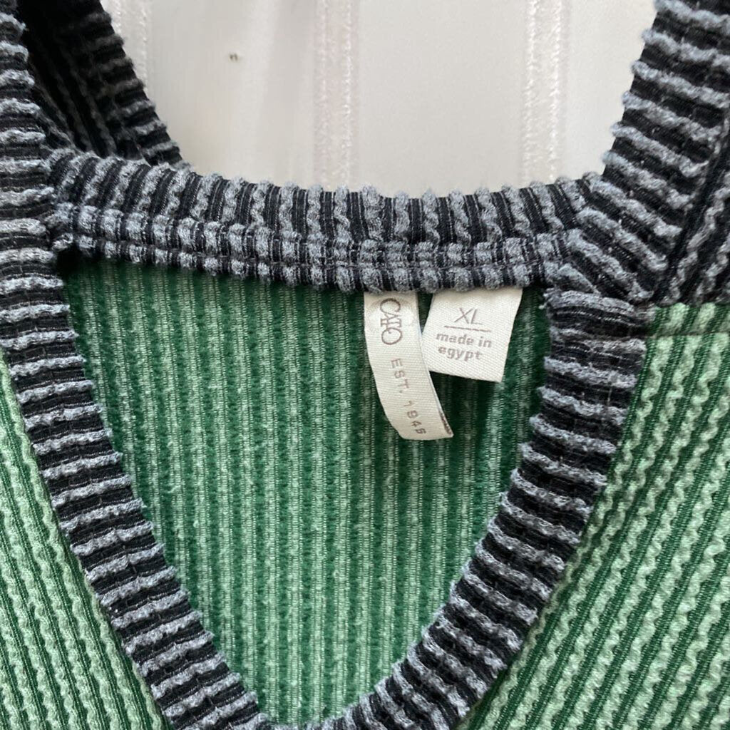 LONG SLEEVE HOODED KNIT TOP