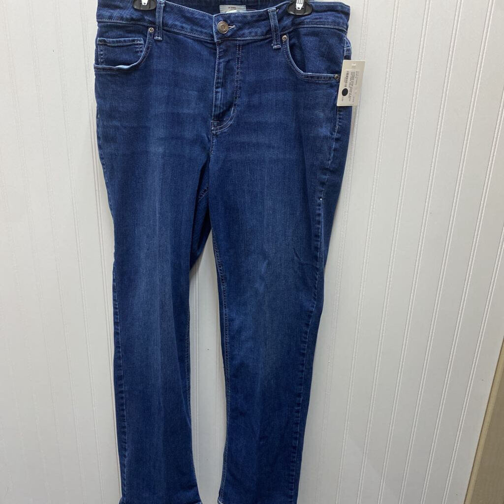 WOMENS PLUS JEANS