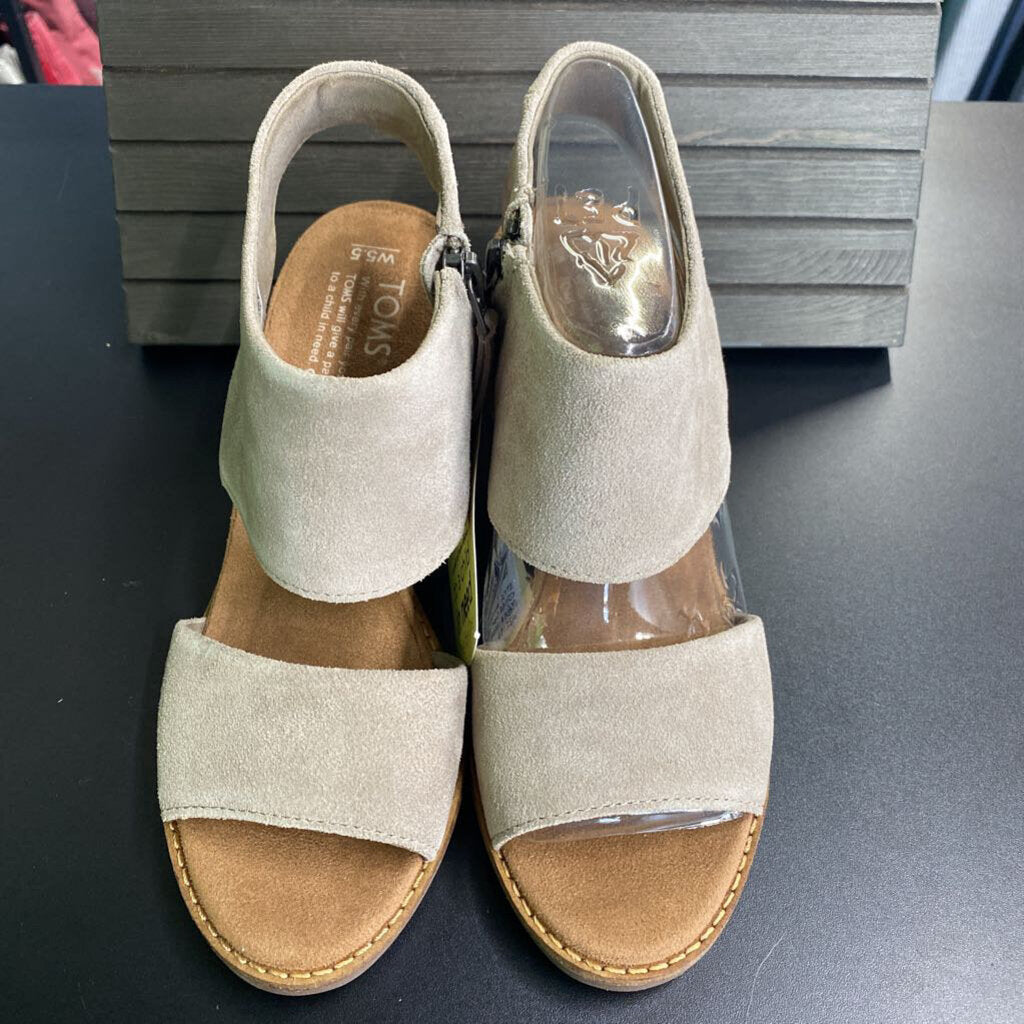 SUEDE OPEN TOED HEELS