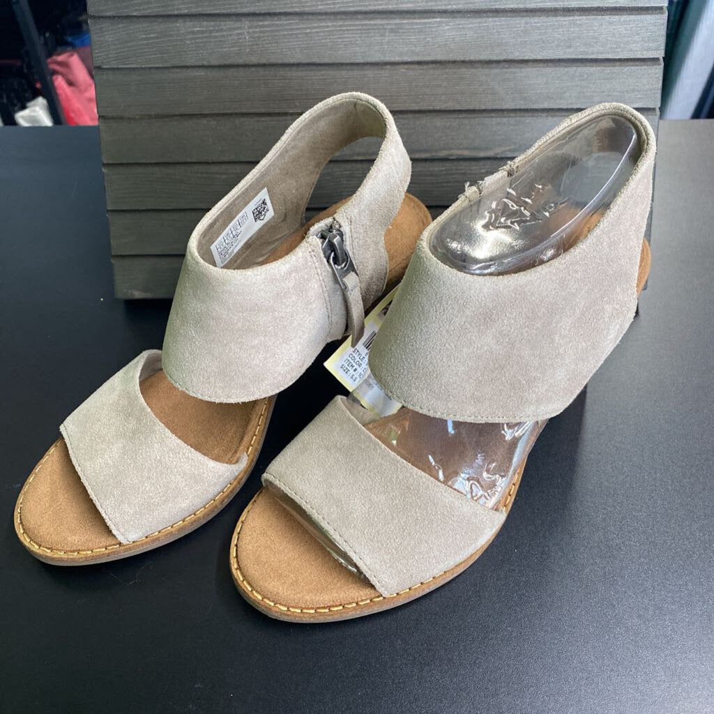 SUEDE OPEN TOED HEELS