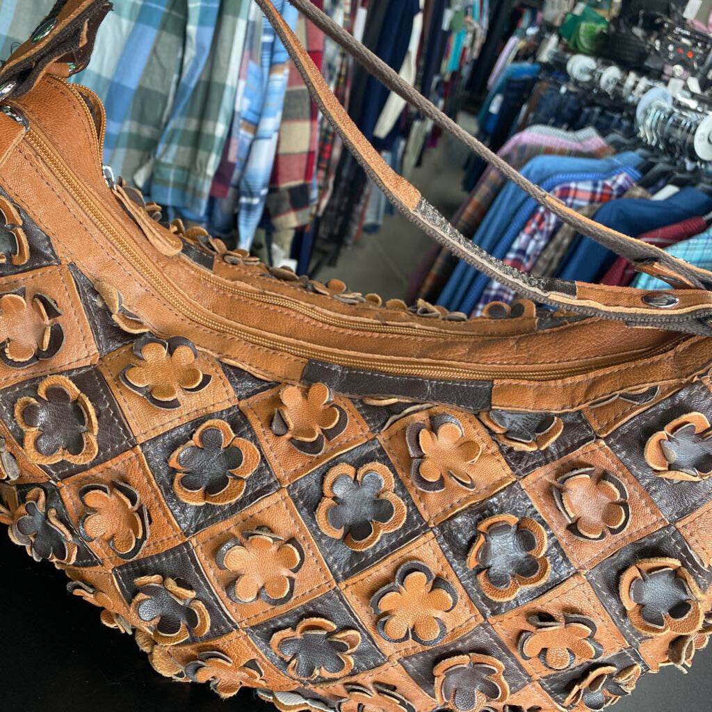 LEATHER FLOWERS SHOULDER BAG