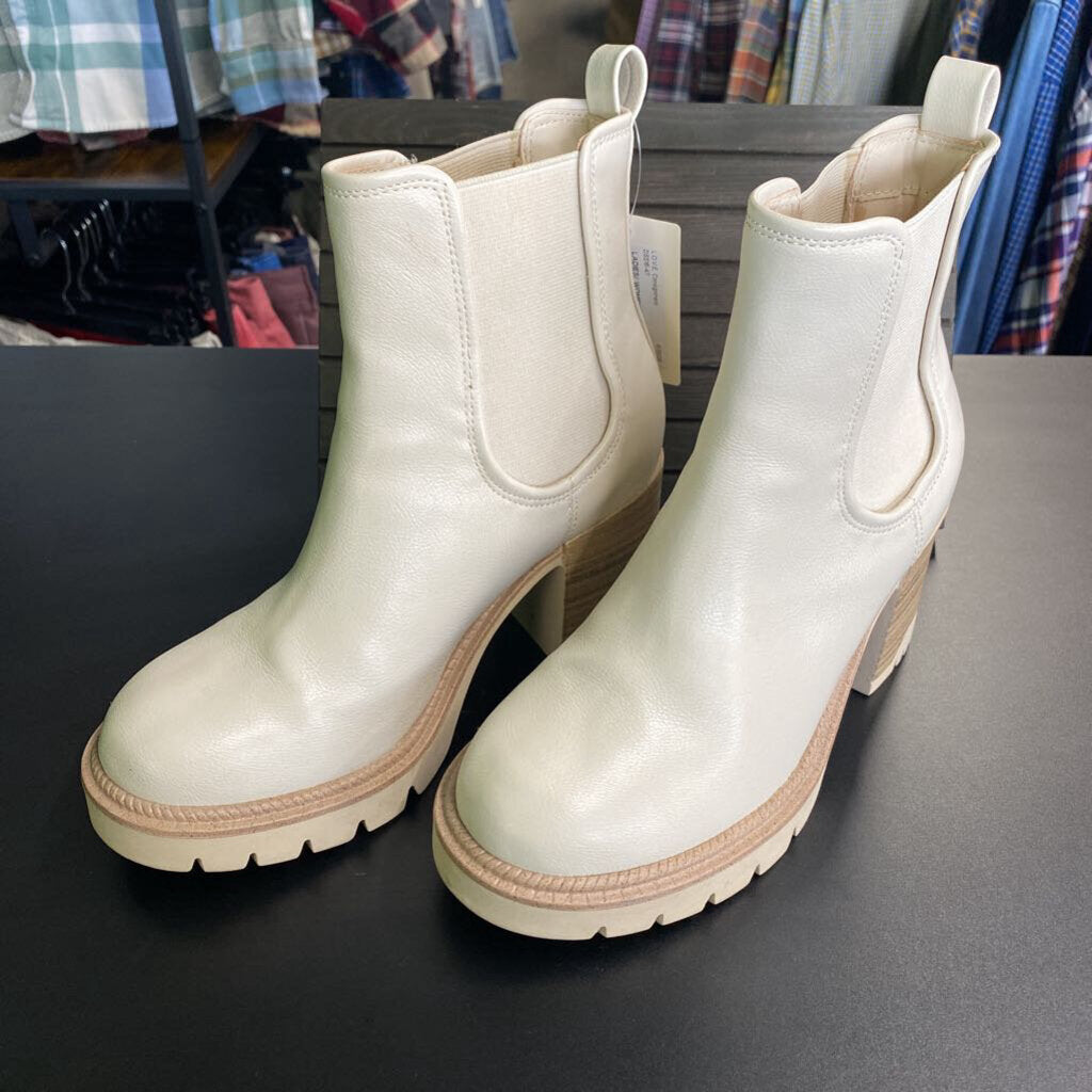 FAUX LEATHER ANKLE BOOTS