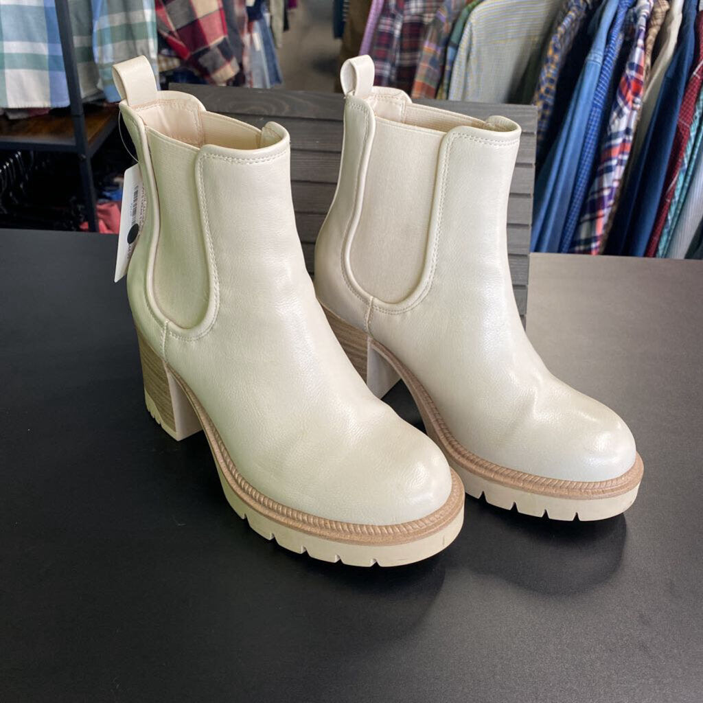 FAUX LEATHER ANKLE BOOTS