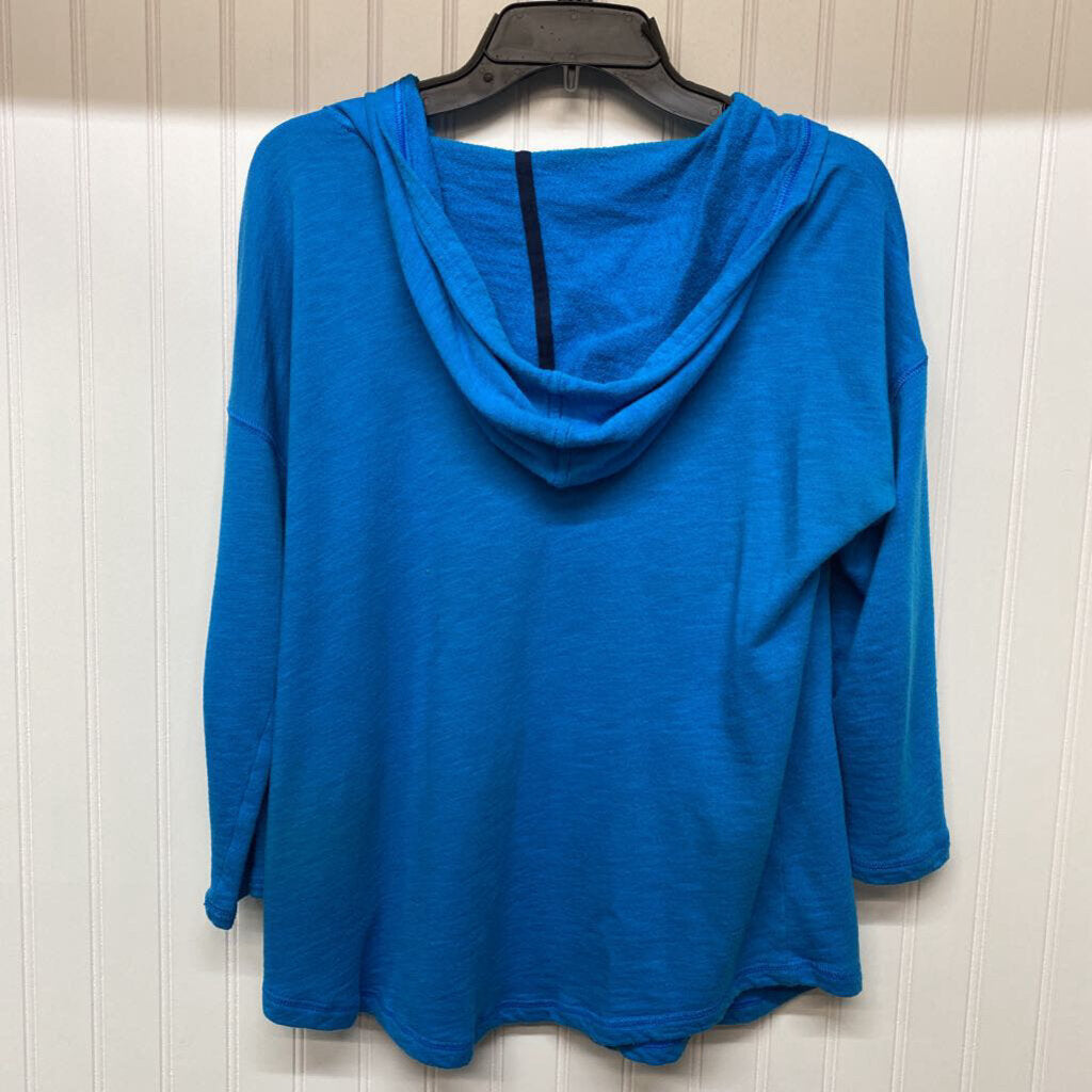 V NECK HOODED LONG SLEEVED
