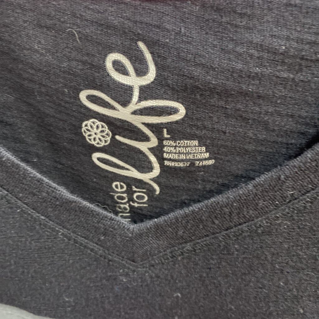 BREAST CANCER GRAPHIC TEE
