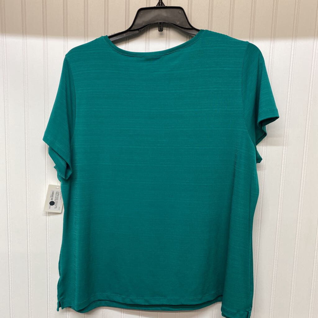 SHORT SLEEVED TOP