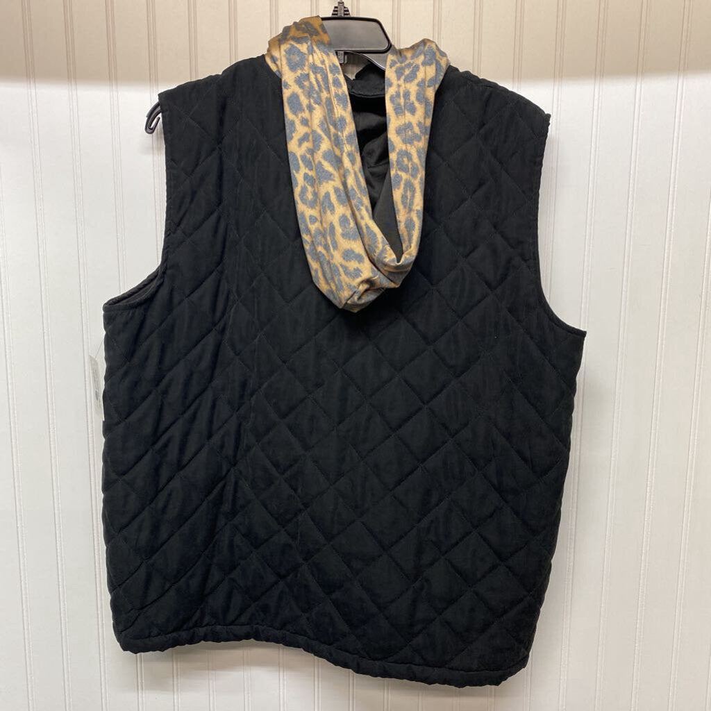 HOODED QUILTED VEST