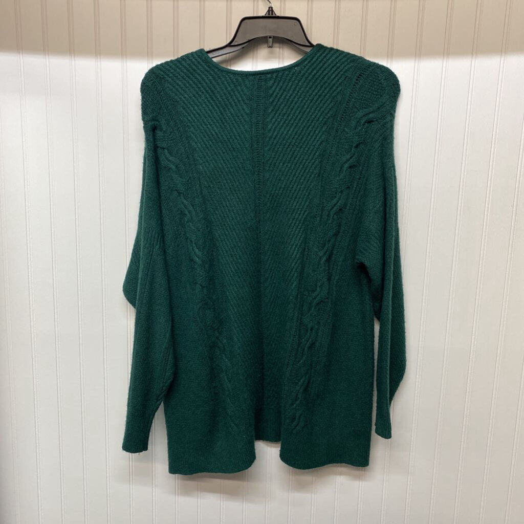 WOMENS PLUS SWEATER