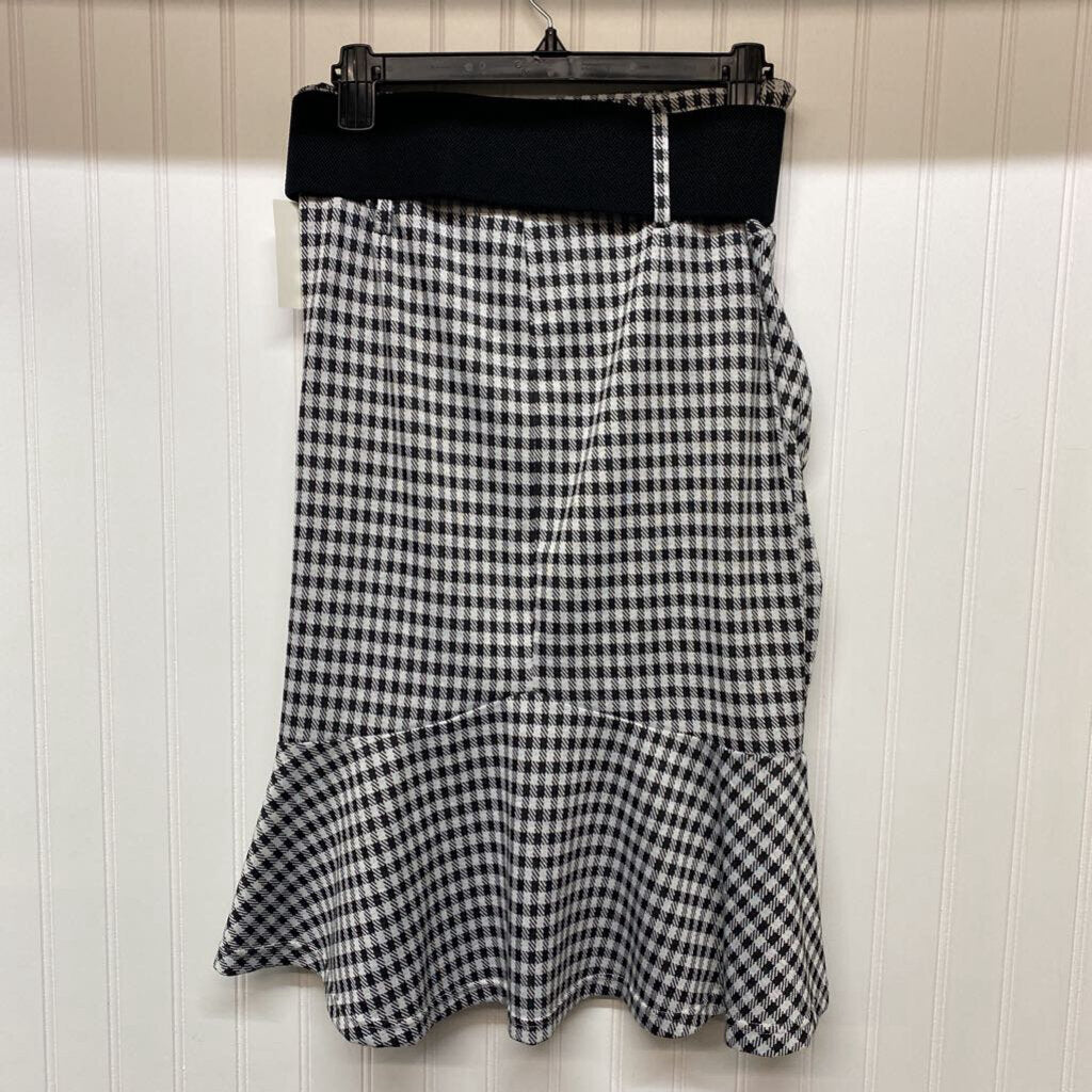 BELTED RUFFLED SHORT SKIRT