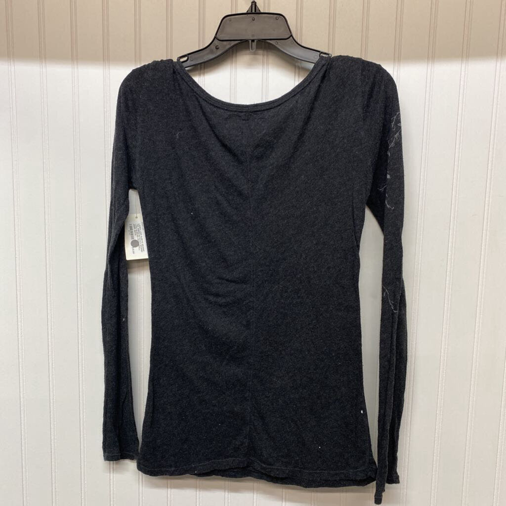 GRAPHIC LONG SLEEVED
