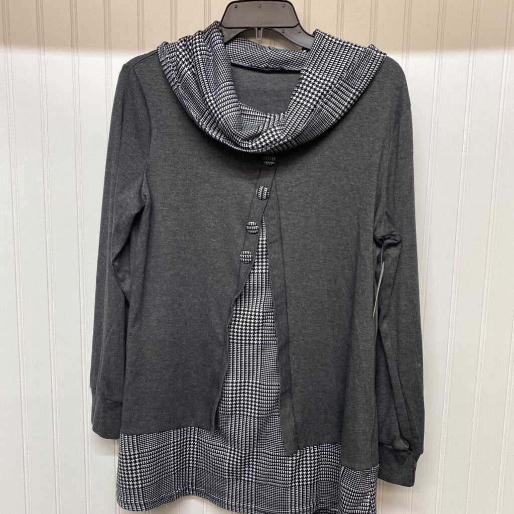 COWL NECK WITH BUTTONS