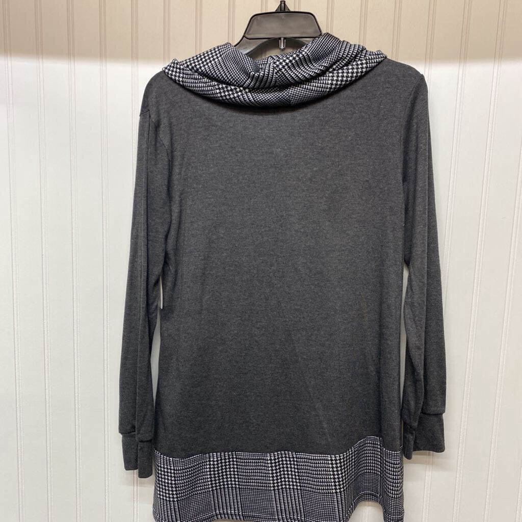 COWL NECK WITH BUTTONS