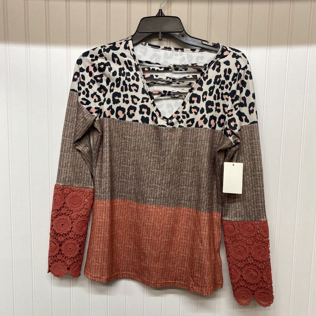 CRISS CROSS V NECK TOP