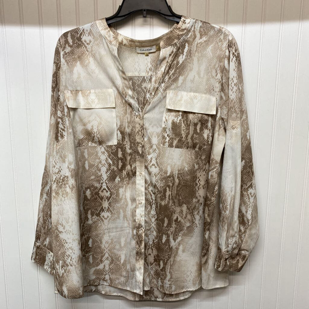 LONG SLEEVE BUTTON UP TOP
