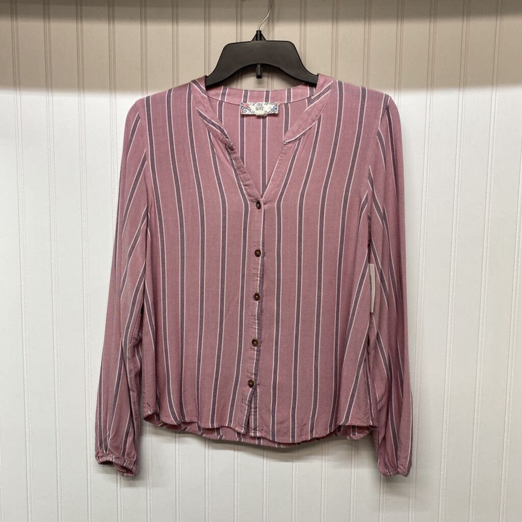 V NECK BUTTON DOWN