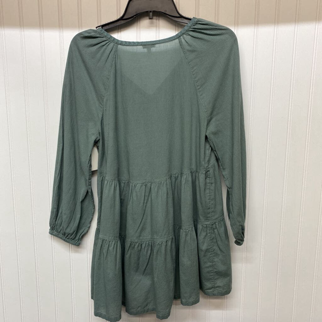 GATHERED LONG SLEEVED